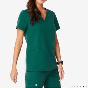 FIGS hunter green SET MEDIUM TOP AND BOTTOM WITH TAGS